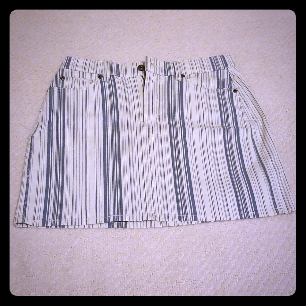 NWOT Jean skirt by Vince Camuto